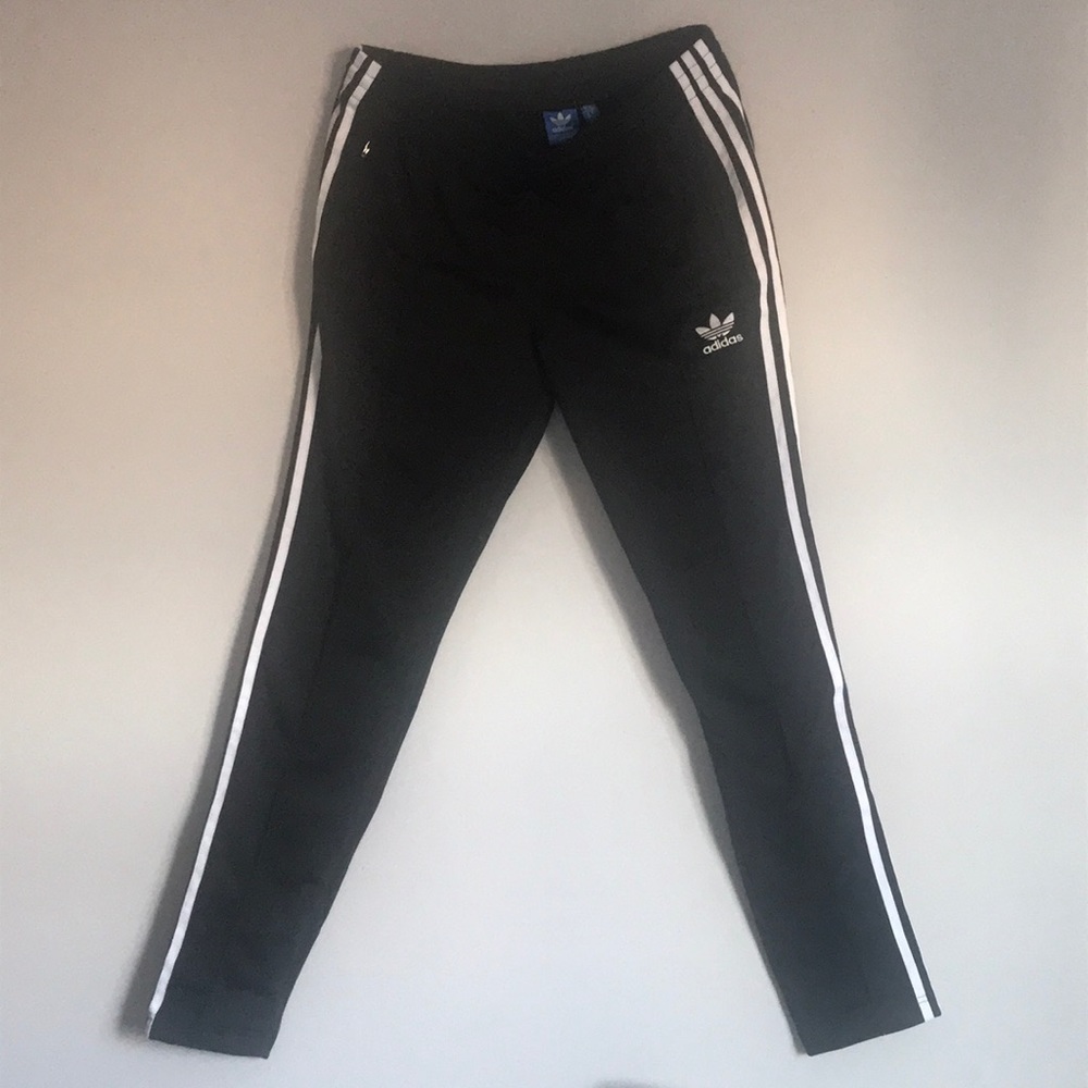 LIGHTLY USED/ALMOST NEW Adidas soccer/track paints